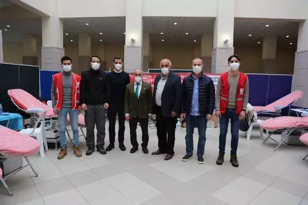 SPOR Marmara Üniversitesi'nin 6 ilçeyi kapsayan 'Kan Bağışı Kampanyası'na futbol camiasından destek SPOR Marmara Üniversitesi'nin 6 ilçeyi kapsayan 'Kan Bağışı Kampanyası'na futbol camiasından destek