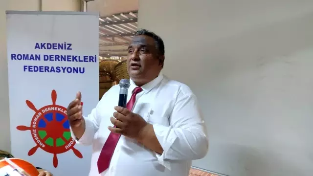 Romanlar günlerini oynayarak kutladı Romanlar günlerini oynayarak kutladı