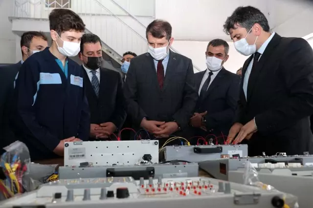 Son dakika! Meslek liselerini memleket meselesi olarak görüyoruz Son dakika! Meslek liselerini memleket meselesi olarak görüyoruz