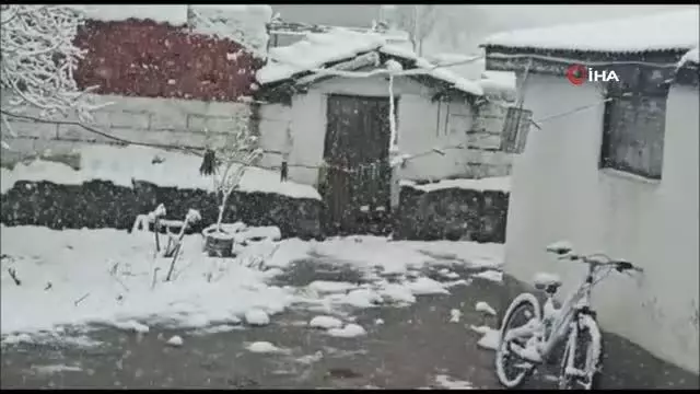 Meteorolojinin uyardığı Edirne'de kar etkisini artırıyor Meteorolojinin uyardığı Edirne'de kar etkisini artırıyor