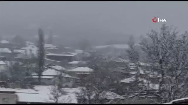 Meteorolojinin uyardığı Edirne'de kar etkisini artırıyor Meteorolojinin uyardığı Edirne'de kar etkisini artırıyor
