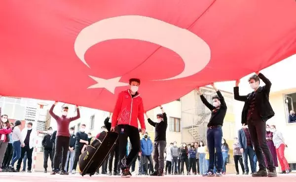 Milli eskrimciye coşkulu uğurlama Milli eskrimciye coşkulu uğurlama