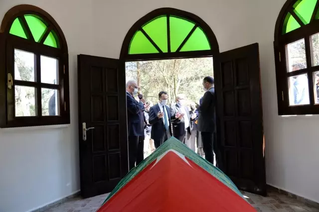 Milli Mücadele şehidi Müftü Mehmet Nuri Efendi kabri başında anıldı Milli Mücadele şehidi Müftü Mehmet Nuri Efendi kabri başında anıldı
