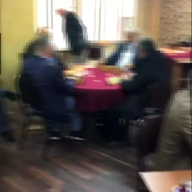 Son dakika haberi: Ne virüse ne polise aldırdılar Son dakika haberi: Ne virüse ne polise aldırdılar