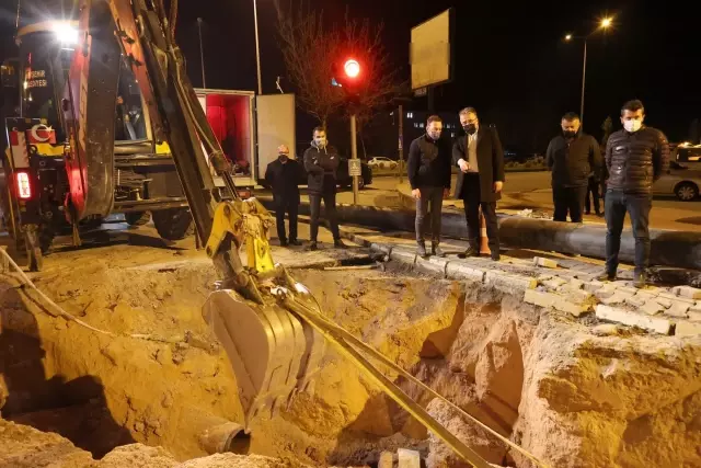 Nevşehir altyapı yenileme çalışmaları gece boyunca sürdü Nevşehir altyapı yenileme çalışmaları gece boyunca sürdü