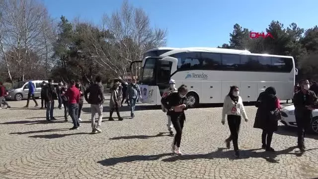 ÖĞRENCİLER, 'YARIN ÇOK GENÇ OLACAK' PROJESİ KAPSAMINDA ŞEHİTLİKLERİ ZİYARET ETTİ ÖĞRENCİLER, 'YARIN ÇOK GENÇ OLACAK' PROJESİ KAPSAMINDA ŞEHİTLİKLERİ ZİYARET ETTİ