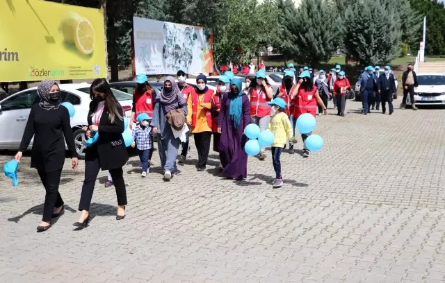 Son dakika haberi | Otizmli çocuklar atla terapiyle eğlendi Son dakika haberi | Otizmli çocuklar atla terapiyle eğlendi