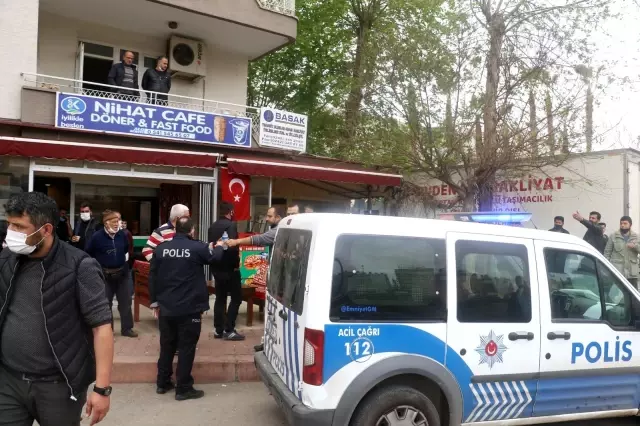 Son dakika haberleri! Kaza sonrası yaşanan kavgayı polis güçlükle ayırdı Son dakika haberleri! Kaza sonrası yaşanan kavgayı polis güçlükle ayırdı