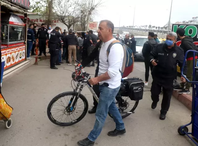 Son dakika haberleri! Kaza sonrası yaşanan kavgayı polis güçlükle ayırdı Son dakika haberleri! Kaza sonrası yaşanan kavgayı polis güçlükle ayırdı