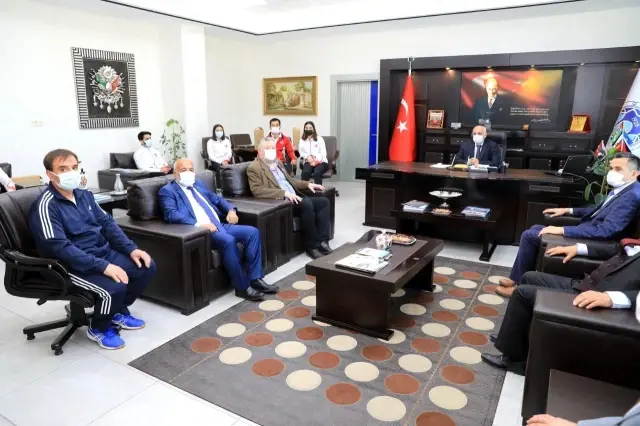 Özmekik'ten Battalgazi Belediyesi'ne teşekkür ziyareti Özmekik'ten Battalgazi Belediyesi'ne teşekkür ziyareti