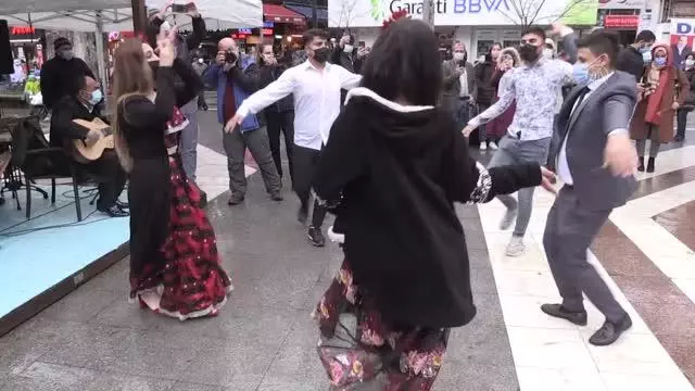 Pendik'te 8 Nisan Dünya Romanlar Günü kutlandı Pendik'te 8 Nisan Dünya Romanlar Günü kutlandı