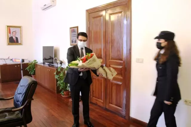 Polisler, ilçe kaymakamını ziyaret ettiler Polisler, ilçe kaymakamını ziyaret ettiler