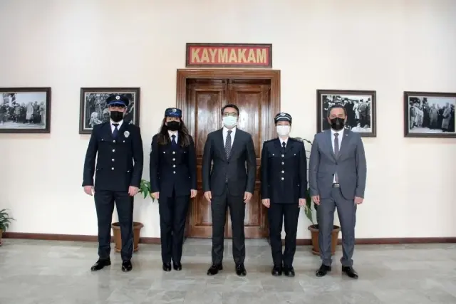 Polisler, ilçe kaymakamını ziyaret ettiler Polisler, ilçe kaymakamını ziyaret ettiler