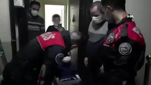 Son dakika 3. sayfa: Polislerden minik Serdar'a doğum günü sürprizi Son dakika 3. sayfa: Polislerden minik Serdar'a doğum günü sürprizi