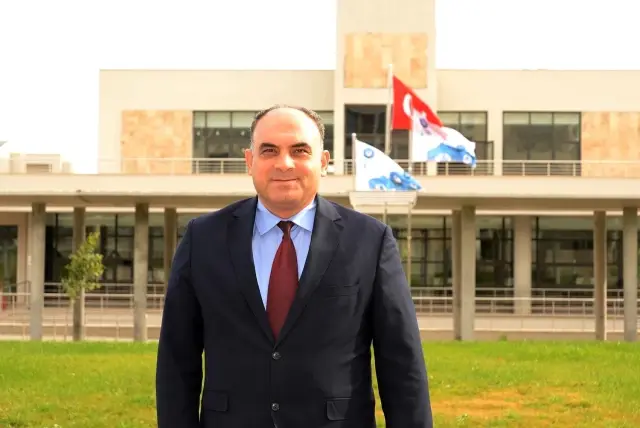 Prof. Dr. Kola'dan emekli amirallerin bildirisine tepkisi Prof. Dr. Kola'dan emekli amirallerin bildirisine tepkisi