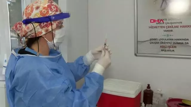 'RANDEVUYA GİDİLMEZSE AYDA 150 BİN AŞI ZİYAN OLUR' 'RANDEVUYA GİDİLMEZSE AYDA 150 BİN AŞI ZİYAN OLUR'