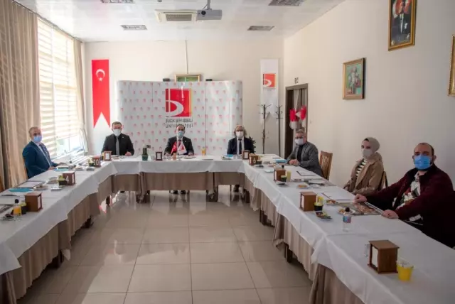 Rektör Beydemir, kentteki basın kuruluşu temsilcileriyle bir araya geldi Rektör Beydemir, kentteki basın kuruluşu temsilcileriyle bir araya geldi