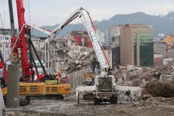 RİZE'DE BÜYÜK RİSK, YIKIMDA ORTAYA ÇIKTI RİZE'DE BÜYÜK RİSK, YIKIMDA ORTAYA ÇIKTI
