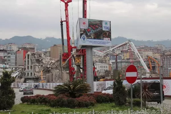 RİZE'DE BÜYÜK RİSK, YIKIMDA ORTAYA ÇIKTI RİZE'DE BÜYÜK RİSK, YIKIMDA ORTAYA ÇIKTI
