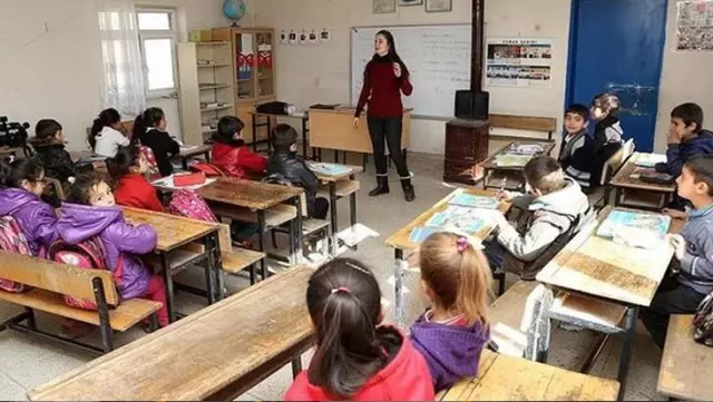 Samsun'da ilkokullarda yüz yüze eğitime ara verildi Samsun'da ilkokullarda yüz yüze eğitime ara verildi