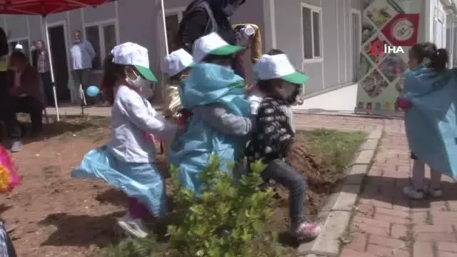 Şanlıurfa'da minik çocuklara doğa aşısı Şanlıurfa'da minik çocuklara doğa aşısı