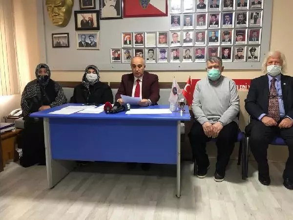 ŞEHİT AİLELERİ DERNEĞİ'NDEN EMEKLİ AMİRALLERİN BİLDİRİSİNE TEPKİ ŞEHİT AİLELERİ DERNEĞİ'NDEN EMEKLİ AMİRALLERİN BİLDİRİSİNE TEPKİ