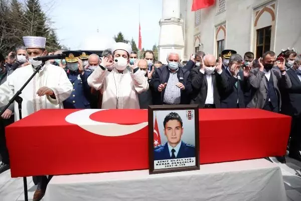TRABZON GÖZYAŞLARIYLA TOPRAĞA VERİLDİ TRABZON GÖZYAŞLARIYLA TOPRAĞA VERİLDİ