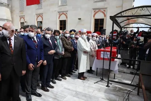 TRABZON GÖZYAŞLARIYLA TOPRAĞA VERİLDİ TRABZON GÖZYAŞLARIYLA TOPRAĞA VERİLDİ