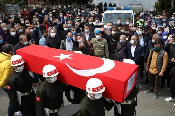 TRABZON GÖZYAŞLARIYLA TOPRAĞA VERİLDİ TRABZON GÖZYAŞLARIYLA TOPRAĞA VERİLDİ