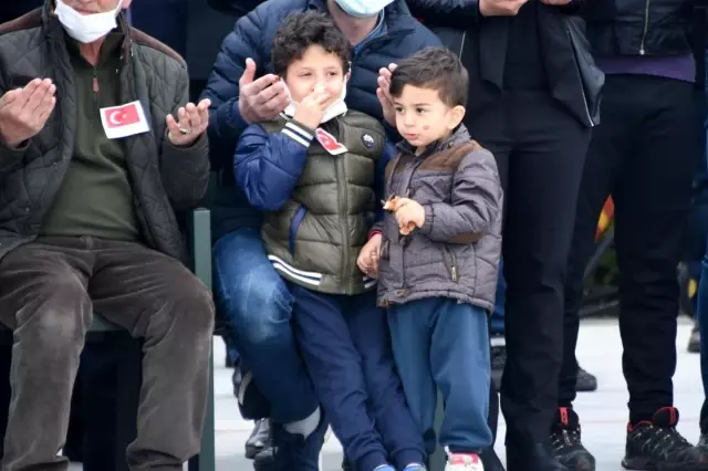 Kayra'dan şehit babasına asker selamı Kayra'dan şehit babasına asker selamı