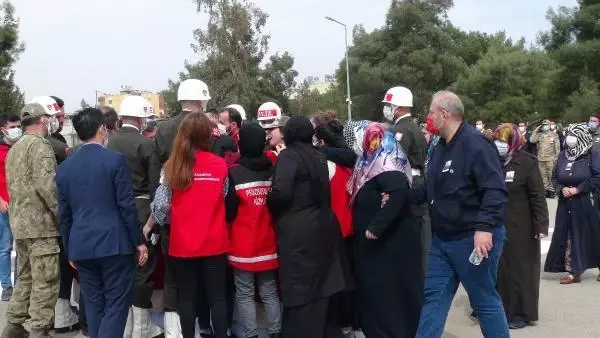 GAZİANTEP - Şehit Uzman Çavuş Gökhan Çakır için tören düzenlendi GAZİANTEP - Şehit Uzman Çavuş Gökhan Çakır için tören düzenlendi