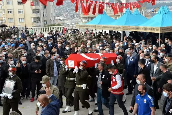 KAHRAMANMARAŞ ŞEHİT UZMAN ÇAVUŞ AHMET AKDAL, TOPRAĞA VERİLDİ KAHRAMANMARAŞ ŞEHİT UZMAN ÇAVUŞ AHMET AKDAL, TOPRAĞA VERİLDİ