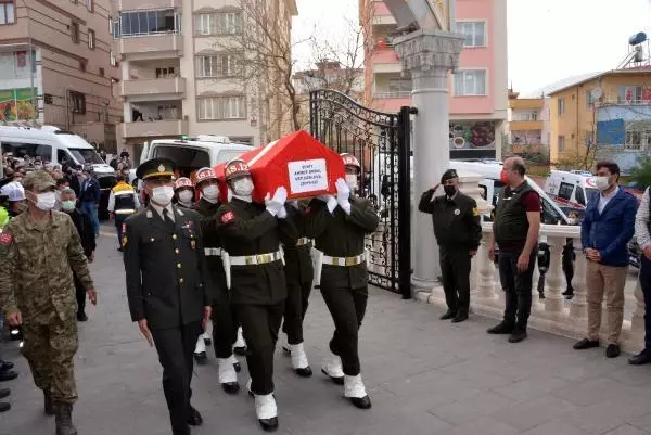 KAHRAMANMARAŞ ŞEHİT UZMAN ÇAVUŞ AHMET AKDAL, TOPRAĞA VERİLDİ KAHRAMANMARAŞ ŞEHİT UZMAN ÇAVUŞ AHMET AKDAL, TOPRAĞA VERİLDİ