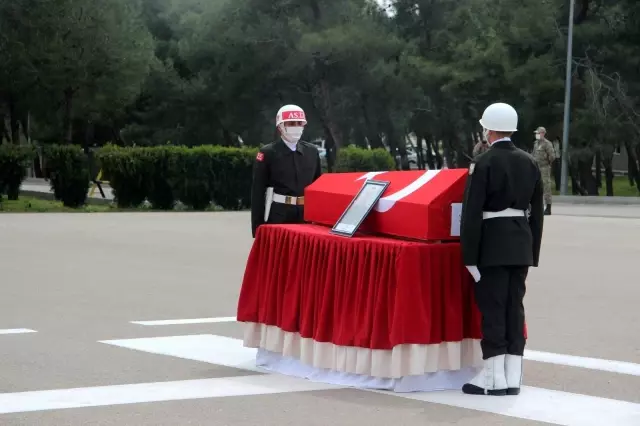 GAZİANTEP - Şehit Uzman Çavuş Gökhan Çakır için tören düzenlendi GAZİANTEP - Şehit Uzman Çavuş Gökhan Çakır için tören düzenlendi