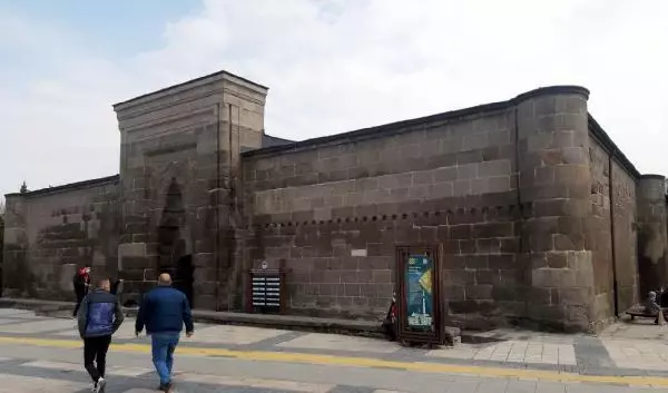 SELÇUKLU ESERİ KÜLLİYE, 783 YILDIR AYAKTA SELÇUKLU ESERİ KÜLLİYE, 783 YILDIR AYAKTA