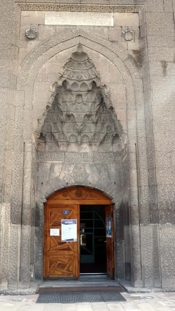 SELÇUKLU ESERİ KÜLLİYE, 783 YILDIR AYAKTA SELÇUKLU ESERİ KÜLLİYE, 783 YILDIR AYAKTA