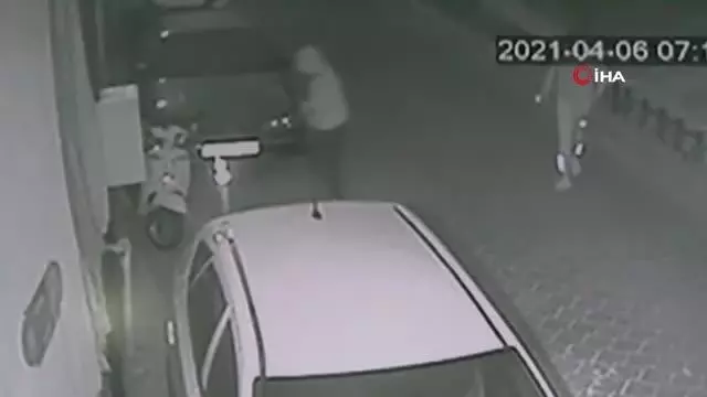 Sıfır aldığı motor 3 gün sonra çalındı...Hırsızlık anları kamerada Sıfır aldığı motor 3 gün sonra çalındı...Hırsızlık anları kamerada