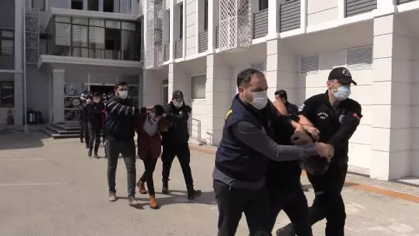 Silahlı suç örgütüne operasyon: 15 gözaltı Silahlı suç örgütüne operasyon: 15 gözaltı