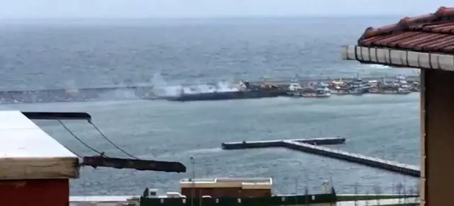 Şile'de gemide yangın paniği Şile'de gemide yangın paniği