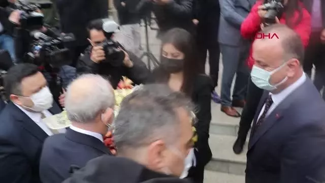 SİNOP KILIÇDAROĞLU, BELEDİYE ÖNÜNDE HALKA SESLENDİ SİNOP KILIÇDAROĞLU, BELEDİYE ÖNÜNDE HALKA SESLENDİ
