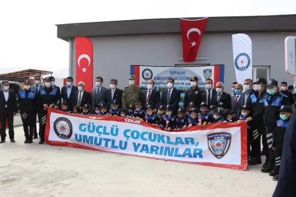 ŞIRNAK'TA ŞEHİT 136 POLİSİN ANISINA FİDAN DİKİLDİ ŞIRNAK'TA ŞEHİT 136 POLİSİN ANISINA FİDAN DİKİLDİ