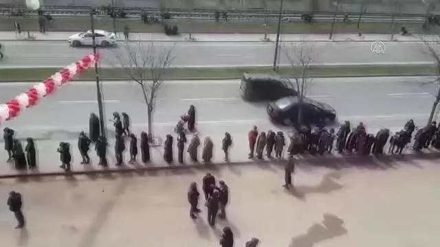Son dakika haber | Sivas Valiliği, açılışında sosyal mesafe kuralı ihlal edilen marketin faaliyetini durdurdu Son dakika haber | Sivas Valiliği, açılışında sosyal mesafe kuralı ihlal edilen marketin faaliyetini durdurdu