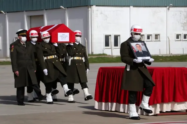Suriye'de şehit olan Uzman Onbaşı Çakır memleketine uğurlandı Suriye'de şehit olan Uzman Onbaşı Çakır memleketine uğurlandı