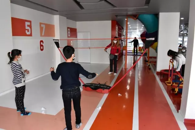 Suriyeli öğrenciler Kulüp Başakta gönüllerince eğlendi Suriyeli öğrenciler Kulüp Başakta gönüllerince eğlendi