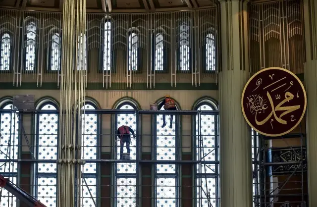 Taksim Camii Ramazan'a hazırlanıyor Taksim Camii Ramazan'a hazırlanıyor