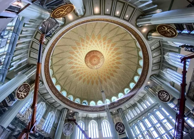 Taksim Camii Ramazan'a hazırlanıyor Taksim Camii Ramazan'a hazırlanıyor