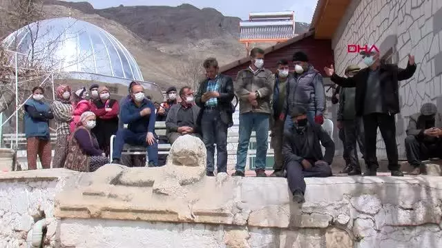 TARİHİ ESERLERİN MAHALLEDEN TAŞINMASI ERTELENDİ TARİHİ ESERLERİN MAHALLEDEN TAŞINMASI ERTELENDİ
