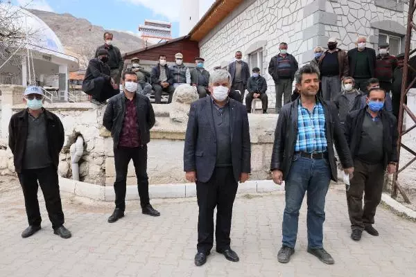 TARİHİ ESERLERİN MAHALLEDEN TAŞINMASI ERTELENDİ TARİHİ ESERLERİN MAHALLEDEN TAŞINMASI ERTELENDİ