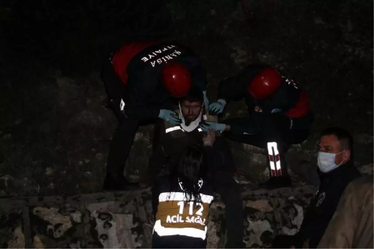 Tekeri kopan otomobil şarampole devrildi, sürücü ağır yaralandı
