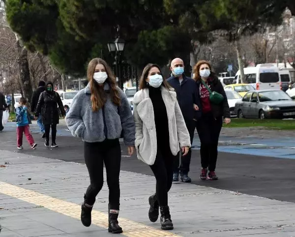 TEKİRDAĞ'DA ARTAN VAKALARIN YÜZDE 30'UNU GENÇLER OLUŞTURUYOR TEKİRDAĞ'DA ARTAN VAKALARIN YÜZDE 30'UNU GENÇLER OLUŞTURUYOR